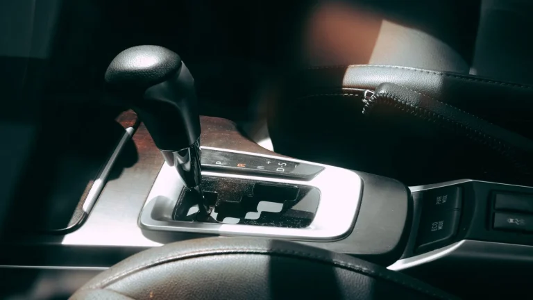 Cambio manual o automático: cuál elegir al comprar coche en 2026