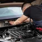 El coche se calienta demasiado: qué hacer si sube la temperatura y cuáles son las causas más comunes