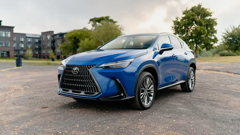 Lexus NX 2026: más de 100 km eléctricos en el 450h+ y carga rápida DC por primera vez