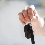 Renting o comprar coche en 2026: qué sale mejor y qué debes comparar