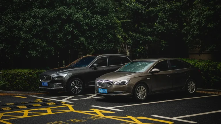 SUV o berlina: ventajas e inconvenientes antes de comprar coche