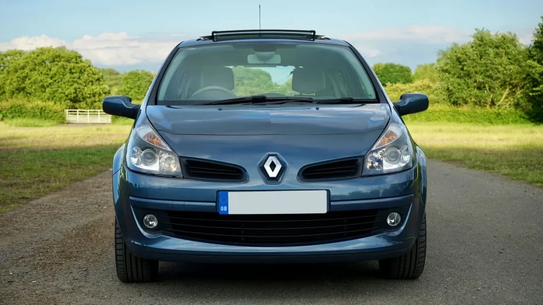 Renault E-Space Concept reinventa el monovolumen como gran salón eléctrico para familias